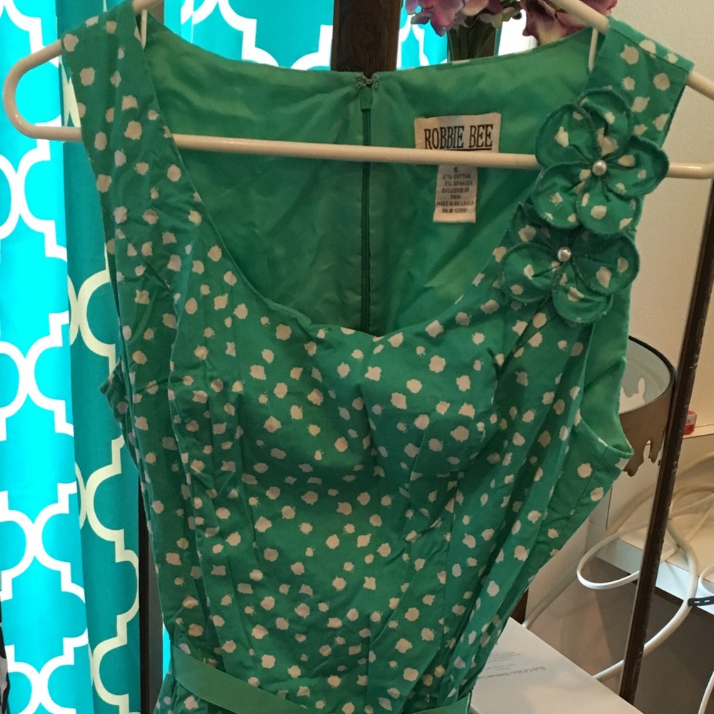Robbie Bee  Lt. Green Dress w/White dots. Ms Sz 6.